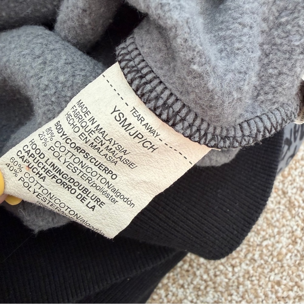Under Armour YSM Black Gray Graphic Hoodie Youth Small Logo Pullover - Picture 6 of 6
